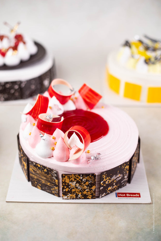 
                  
                    Load image into Gallery viewer, Strawberry Deluxe - 2025
                  
                