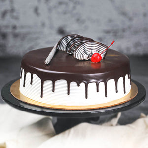 
                  
                    Load image into Gallery viewer, Chocolate Drip Cake
                  
                