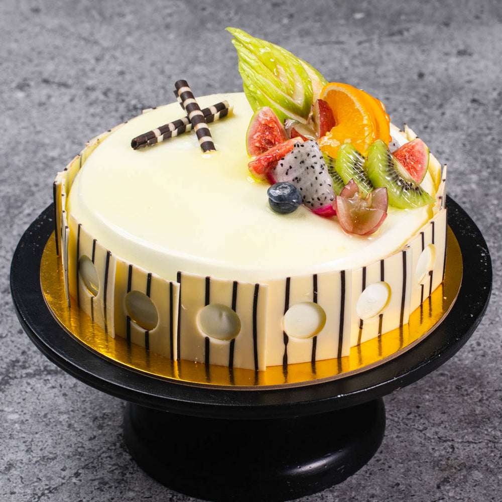 
                  
                    Load image into Gallery viewer, Fresh Fruit Layer cream Cake
                  
                