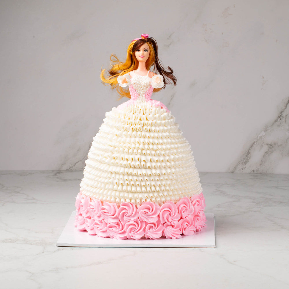 Claudine, Oui c'est Francais : Cinderella Doll Cake