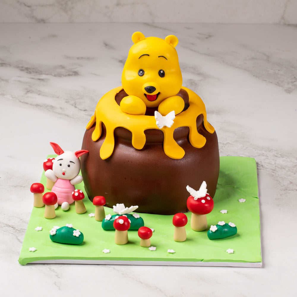 Winnie-the-Pooh Fondant Cake